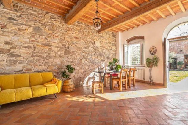Villa in vendita a Zone - Capannori 370 mq Rif: 1410654