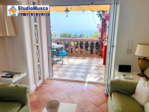 StudioMusco vende a Capri, in via Camerelle, la più prestigiosa strada dello shopping, introvabile appartamento con terrazzo a livello e vista panoram - Foto 8