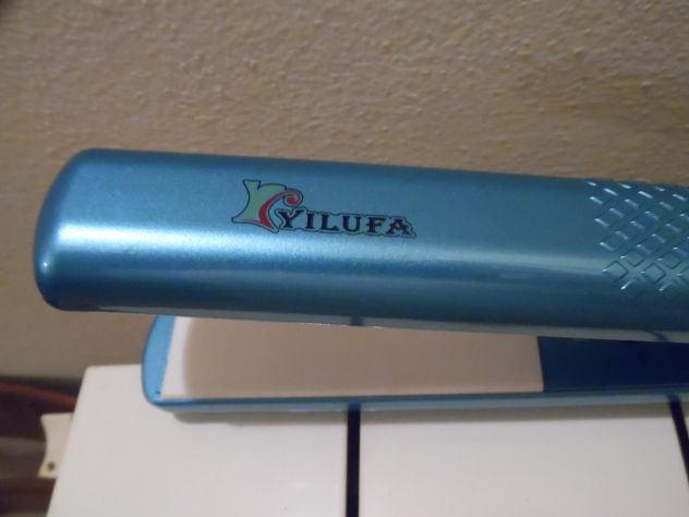 UNA PIASTRA PER CAPELLI,CON PIASTRE IN CERAMICA,MARCA YILUFA,PRONTA IN 30/40 SEC - Foto 10