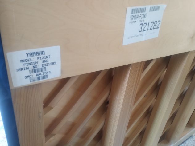 Pianoforte Yamaha P121 blu notte con trasporto e panca inclusi - Foto 3
