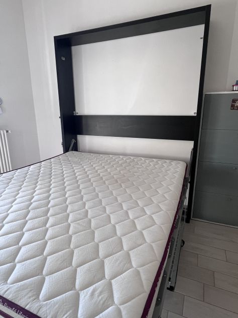 Letto matrimoniale a scomparsa con divanetto - Foto 8