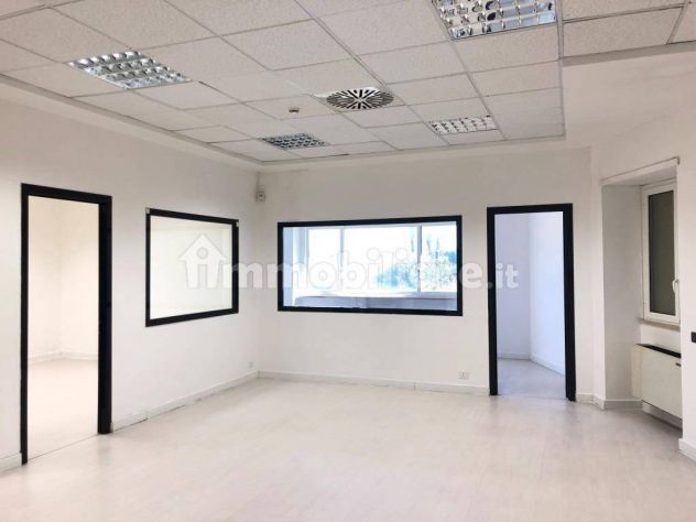 POMEZIA CAPANNONE MQ. 2250 COMPLESSIVI AFFITTASI - Foto 6