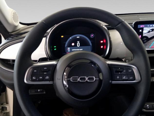 FIAT 600 Hybrid Pop 1.2 Hybrid 145cv - Foto 9