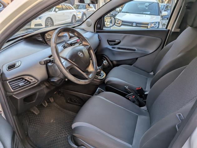 Lancia Ypsilon 1.3 MJT 16V 95 CV 5 porte S&S Silver - Foto 10