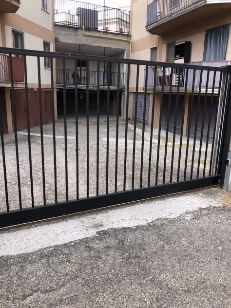 affitto garage vicino stazione e Policlinico