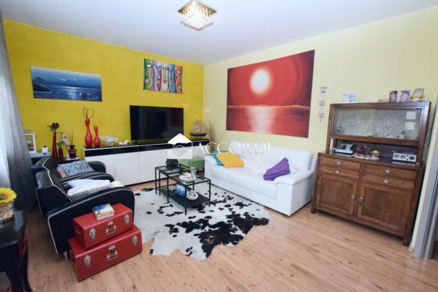 APPARTAMENTO INDIPENDENTE di 3 vani e di 110 mq (ISTRANA) rif. SW185 - Foto 2