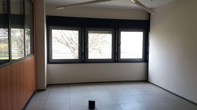 Immobile di 393 m² con più di 5 locali in affitto a Lainate - Foto 9