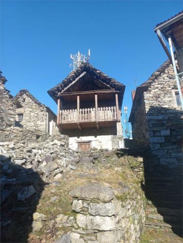 V000569 - CASA RUSTICA CON TERRENO - EDIFICIO 3 di 3 - Foto 2