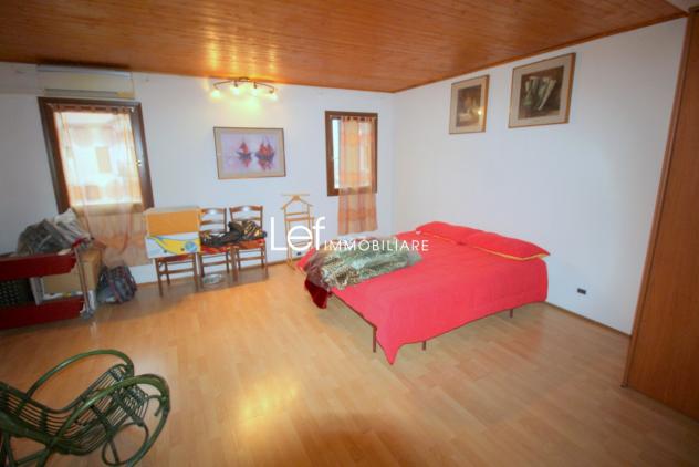CASA AFFIANCATA di 10 vani e di 349 mq (VALDOBBIADENE) rif. LC60_5 - Foto 8