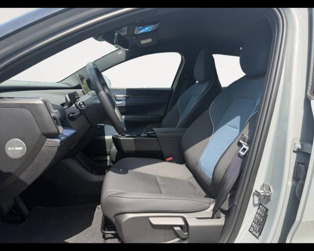Volvo EX30 (2023--) Single Motor Extended Range RWD Plus - Foto 10