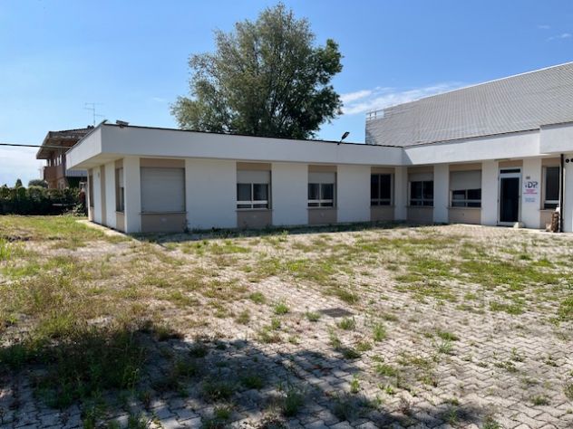Remanzacco-lotti di capannoni - Foto 3