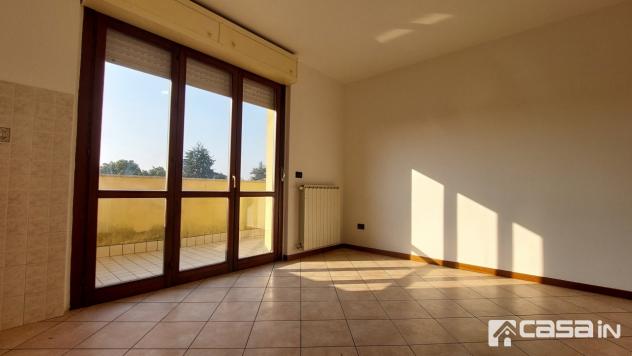 In zona centrale proponiamo in vendita esclusiva luminoso appartamento di due locali con balcone, sovrastante ampio sottotetto, cantina e box.
L'immob - Foto 10