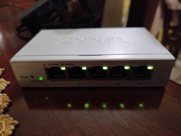 Switch Zyxel 5 porte - Foto 5