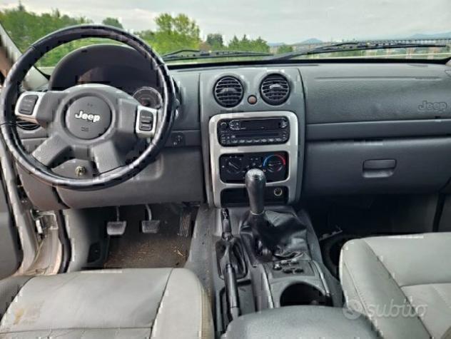 Jeep Cherokee valutiamo usato /scambio - Foto 9