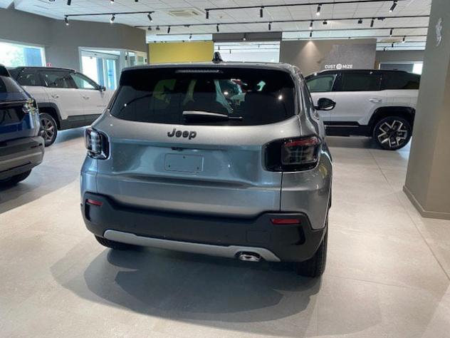 Jeep Avenger e-Hybrid 1.2 MHEV e-Hybrid Turbo Black Edition - Foto 8