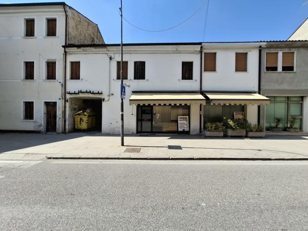 Quadrilocale in vendita a Costa di Rovigo