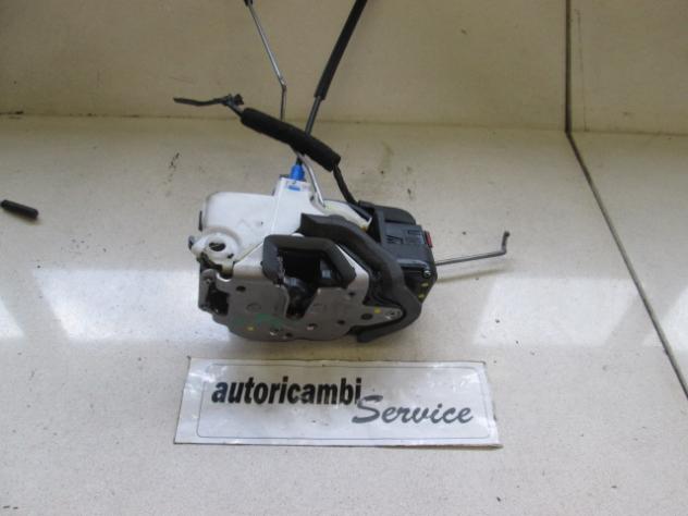 13579523 CHIUSURA SERRATURA PORTA ANTERIORE DESTRA OPEL ASTRA SW 1.7 D 81KW 6M 5P (2011) RICAMBIO USATO 13579523