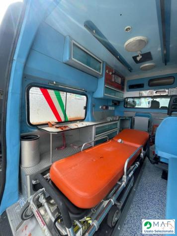 RENAULT TRAFIC AMBULANZA (LIM) VP - Foto 6