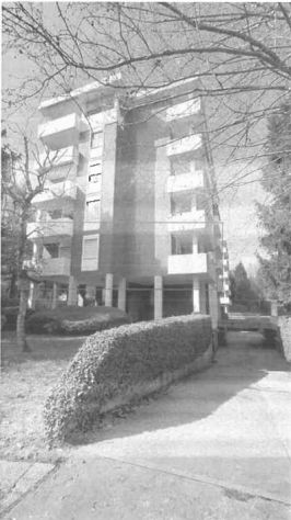 ASTA Occasione: Gallarate alla Via Carlo Noè appartamento, cantina e box