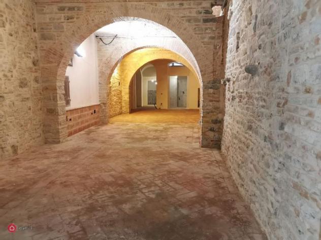 Negozio di 120mq in Via dell' Oriuolo a Firenze