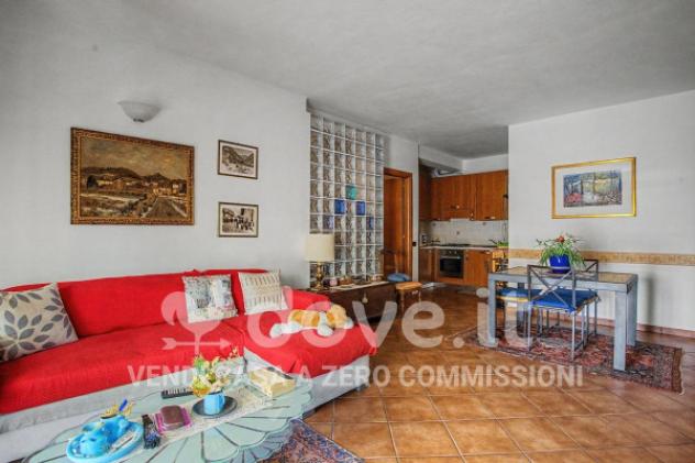 Appartamento di 59 m² con 1 locale e box auto in vendita a Gazzada Schianno
