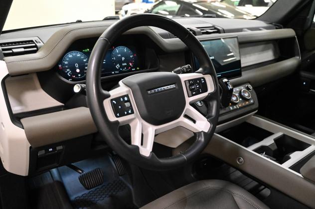 LAND ROVER Defender (2019) Defender 110 3.0D I6 200 CV AWD Auto S - Foto 9