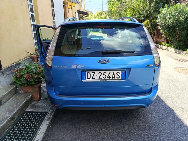FAVOLOSA FORD FOCUS STW 110 CV - Foto 4