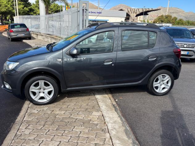 Dacia Sandero Stepway 1.5 dCi 8V 90CV Start&Stop - Foto 2