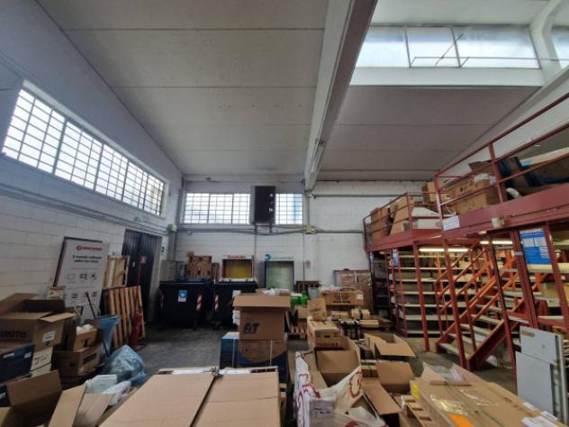 Immobile di 512 m² con 1 locale in affitto a Settimo Milanese - Foto 9