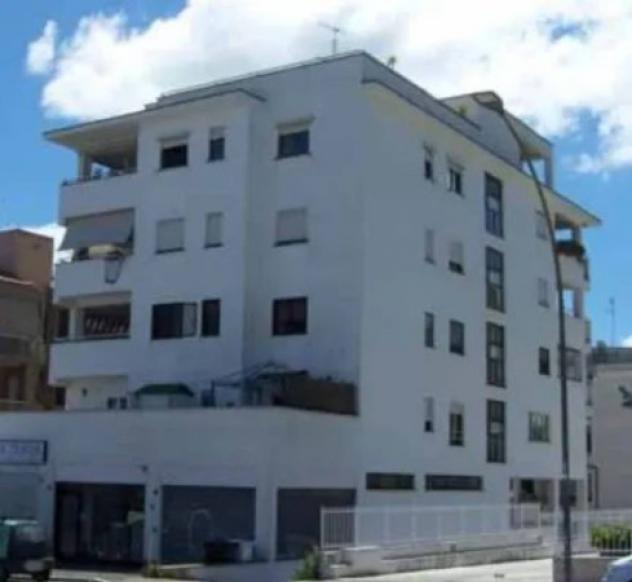Immobile in asta di 130 m² con più di 5 locali e box auto in vendita a Pomezia - Foto 5
