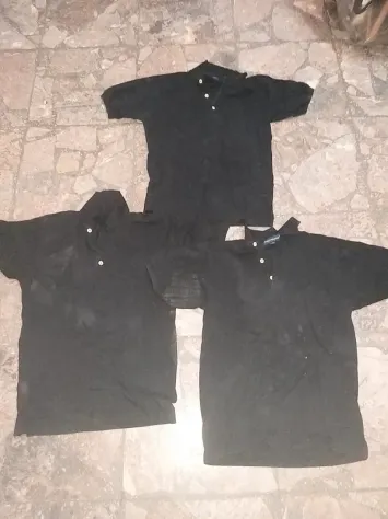lotto vestiti uomo. 3 calde sciarpe di cui una Benetton 3 polo nere taglia m In - Foto 3