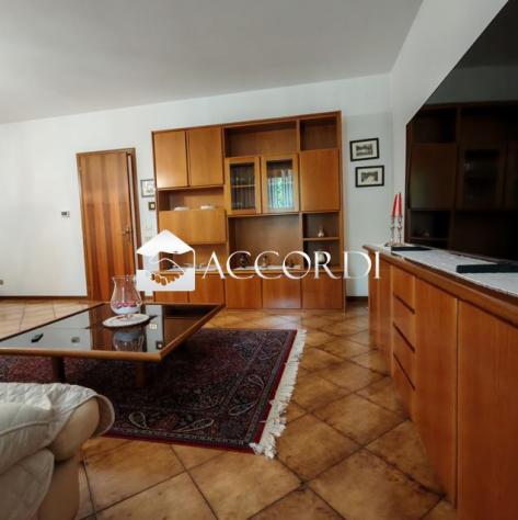APPARTAMENTO INDIPENDENTE di 8 vani e di 352 mq (CAERANO DI SAN MARCO) rif. BL134 - Foto 2
