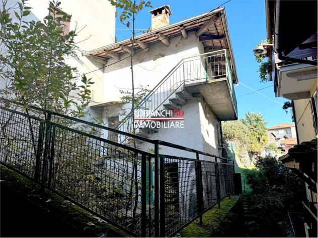 V000690 - UNGIASCA, CASA DA RISTRUTTURARE CON GIARDINO - Foto 6