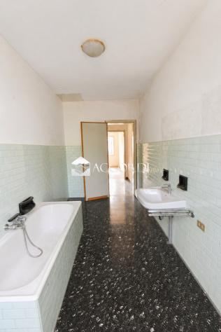 CASA INDIPENDENTE di 7 vani e di 328 mq (MONTEBELLUNA) rif. PE8 - Foto 18