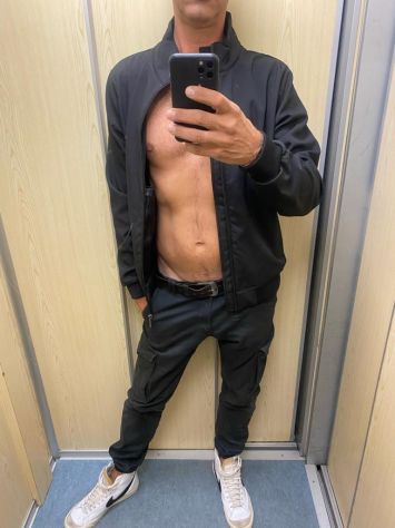 Accompagnatore - Gigolo Tel:3470109693