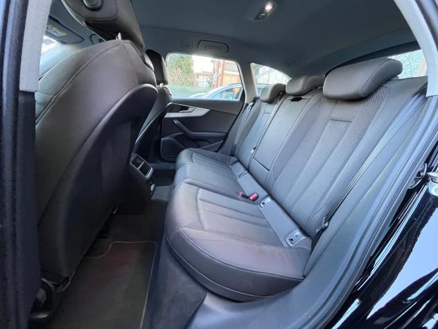 Audi A4 Avant 30 TDI/136 CV S tronic Business Advanced - Foto 9