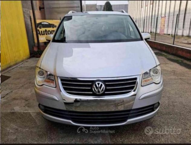 VOLKSWAGEN Touran 2.0 16V TDI Highline 7 porte rif. 23961264 - Foto 3