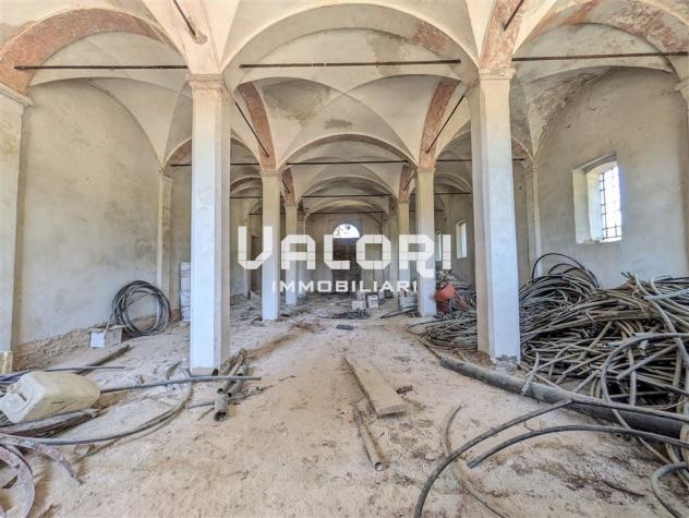 SPLENDIDO CASALE CON CARATTERE PRETTAMENTE COLONICO IN POSIZIONE PRESTIGIOSA - Foto 13