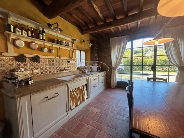 CASALE di 15 vani e di 491 mq (FIGLINE E INCISA VALDARNO - LOCALITA' BADIA MONTESCALARI) rif. V-2178 - Foto 19