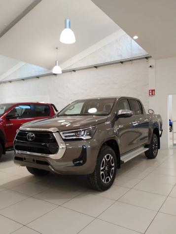 Toyota Hilux 2.4 D-4D A/T 4WD 4 porte Double Cab Executive - Foto 3
