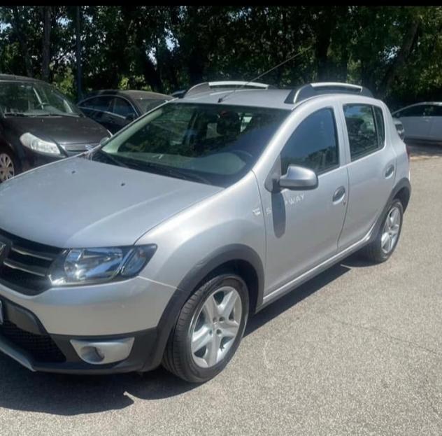 Dacia Sandero Dacian Stepway 1.5 dci 90cv - Foto 2