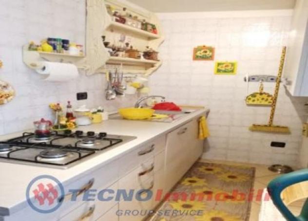 Casa indipendente di 90 m² con più di 5 locali e posto auto in vendita a Corio - Foto 3