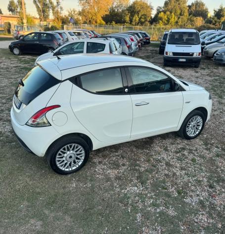 Lancia Ypsilon 0.9 TwinAir 85 CV 5 porte Metano Ecochic Gold - Foto 7