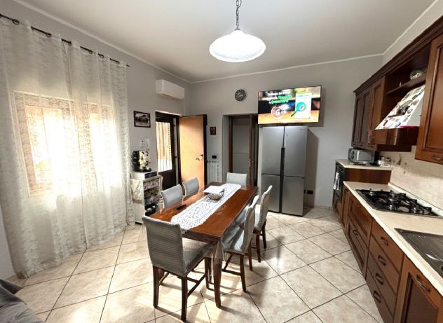 APPARTAMENTO PIANO TERRA AMPIA METRATURA OTTIME CONDIZIONI-MONDRAGONE -RIF.V3254 - Foto 4