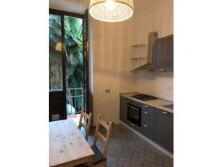 CAMERE PER STUDENTESSE CAMPO DI MARTE