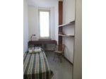 Pavia centro storico. Offro camera in affitto a studentessa.