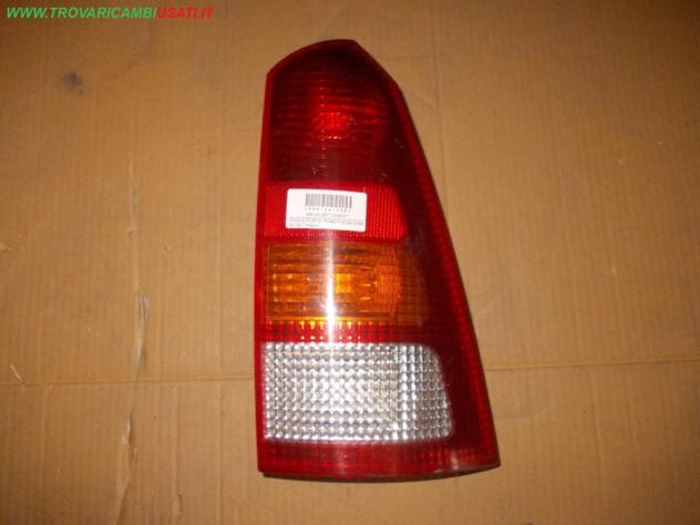 FANALE POST.D. FORD FOCUS (CAK) 3p / 5p / Wagon Parti elettriche Fanaleria Fanali Fanale post. sx. FORD - FOCUS - 01-10-1998 - 01-10-2001