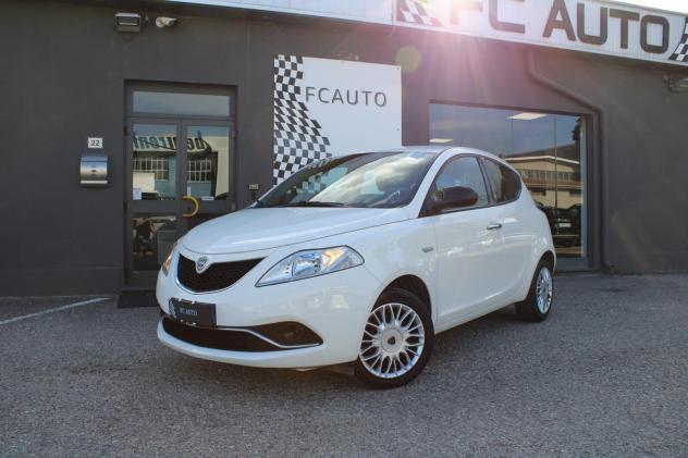 Lancia Ypsilon 1.2 69 CV 5 porte GPL Ecochic Gold - Foto 2