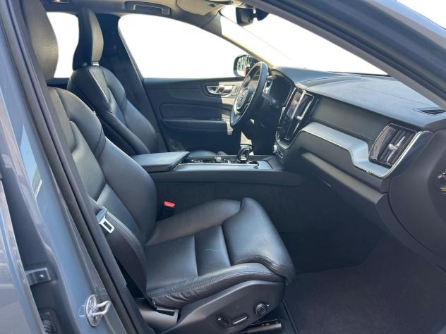 Volvo XC60 B4 197+14 CV AWD Mild Hybrid Diesel Automatico Ultimate Dark - Foto 8