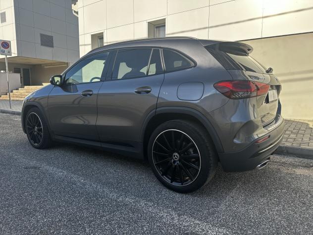 Mercedes-Benz GLA GLA 180D in allestimento Premium / AMG Line - Foto 4